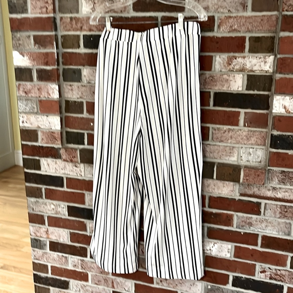 JONES NEW YORK Cream & Black Striped Silky Wide Leg Tailored Pullon Pant… - Picture 8 of 10